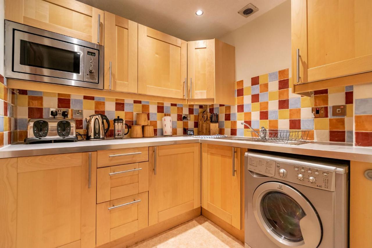 Amazing Apartments - Torphichen Place By Haymarket Edimburgo Esterno foto
